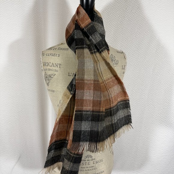 Halston Other - Vintage Halston Casual winter neck scarf in neutral shades Fringe edges